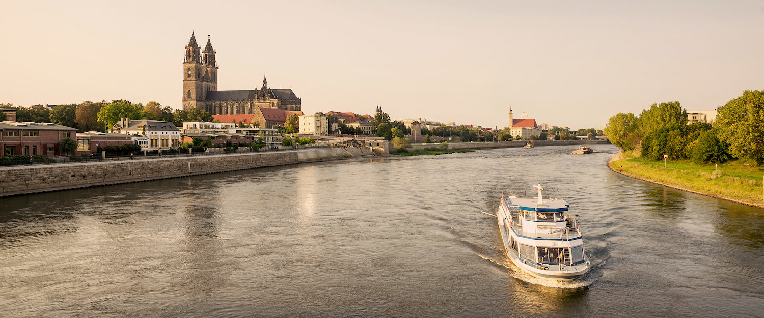 Magdeburg mit Elbe und Dom Magdeburg mit Elbe und Dom