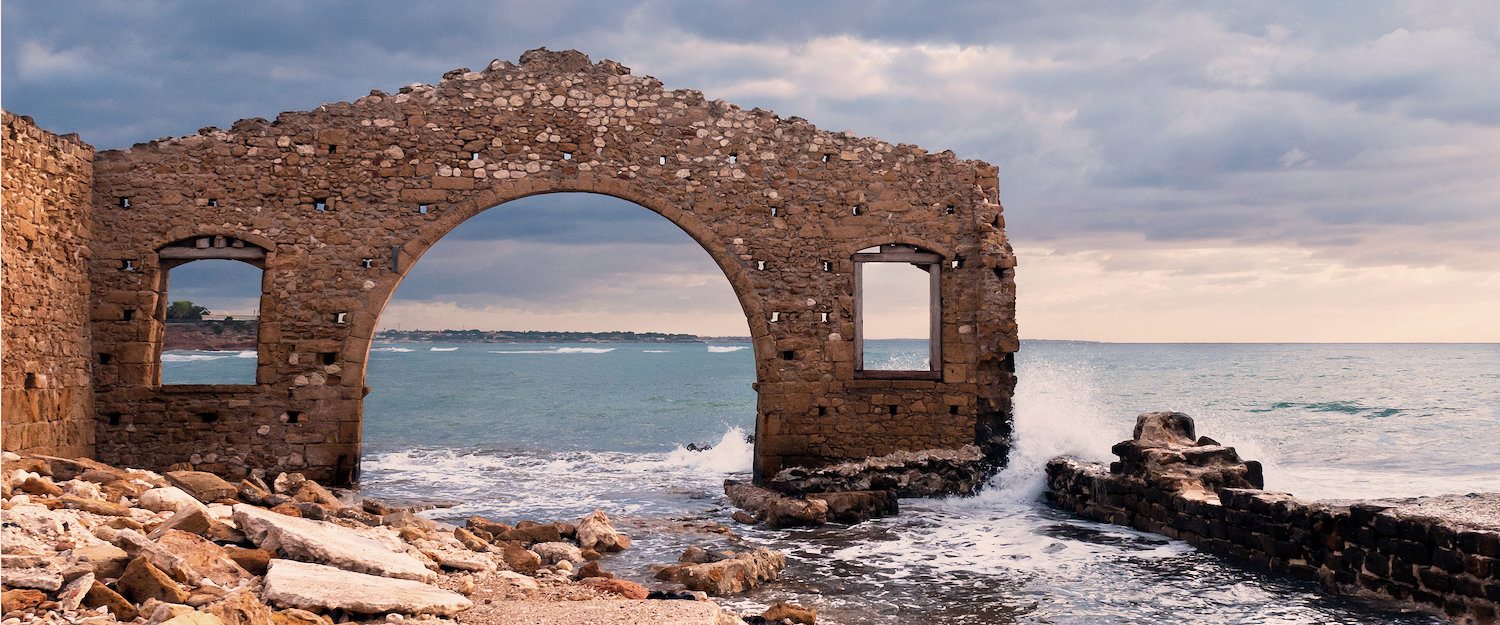 Resti delle antiche tonnare di Avola. Resti delle antiche tonnare di Avola.