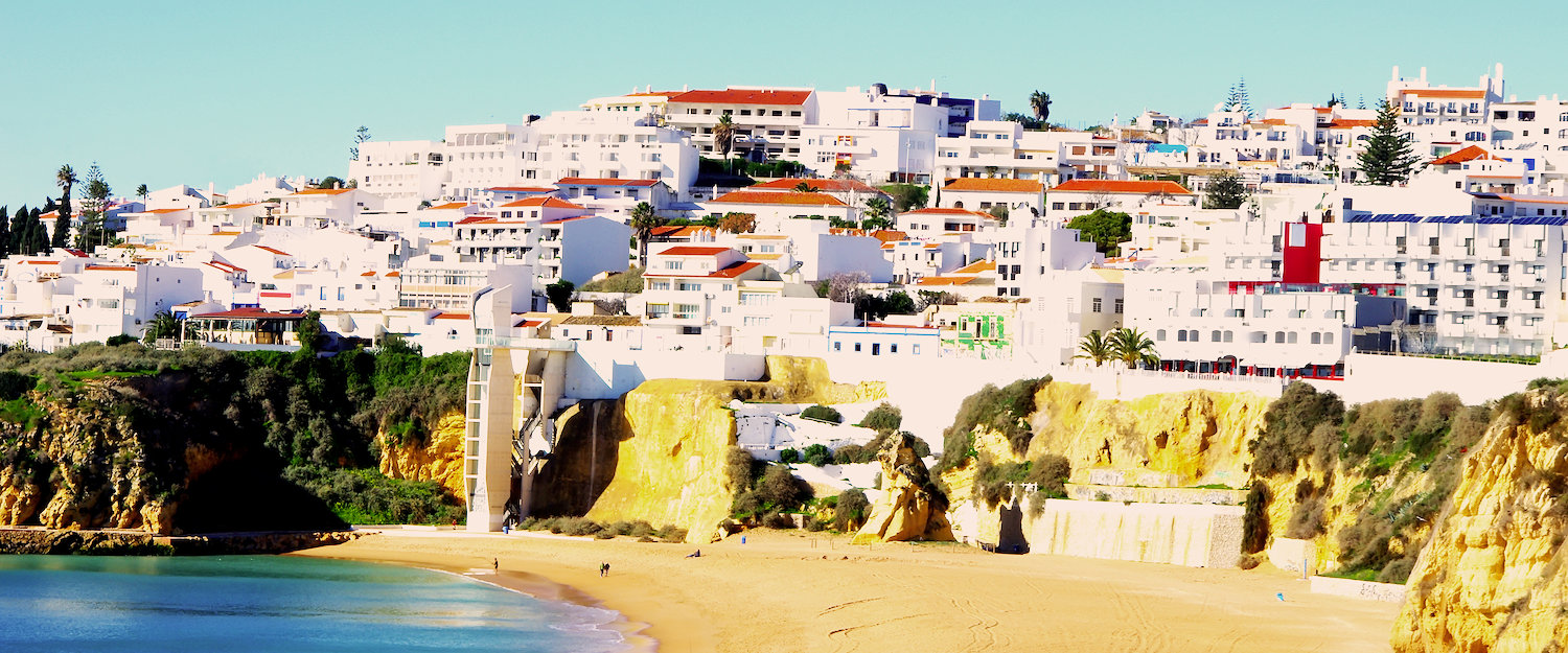 Blick auf die Gemeinde Albufeira nördlich von Faro Blick auf die Gemeinde Albufeira nördlich von Faro