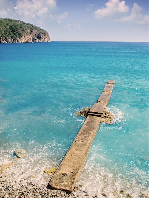 Baden im azurblauen Meer