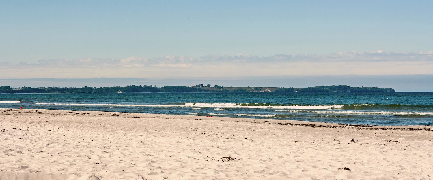 Der Strand lädt zu Spaziergängen ein Der Strand lädt zu Spaziergängen ein