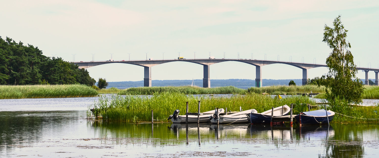 Die Ölandbrücke, die die Insel mit dem Festland verbindet Die Ölandbrücke, die die Insel mit dem Festland verbindet