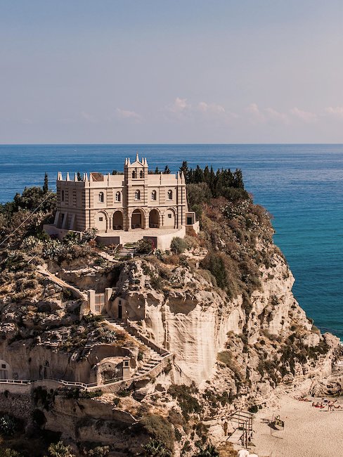 Santuario Santa Maria dell'Isola, Tropea.