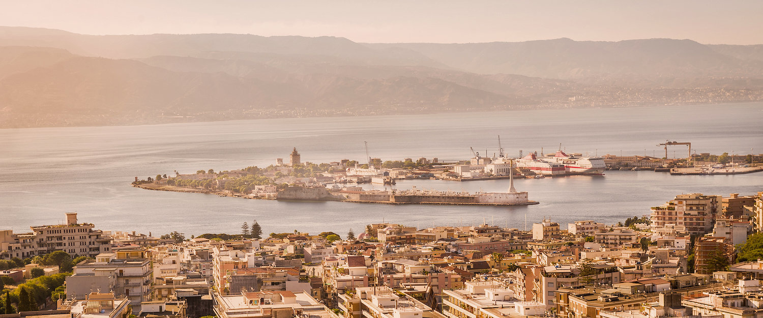Stretto di Messina. Stretto di Messina.