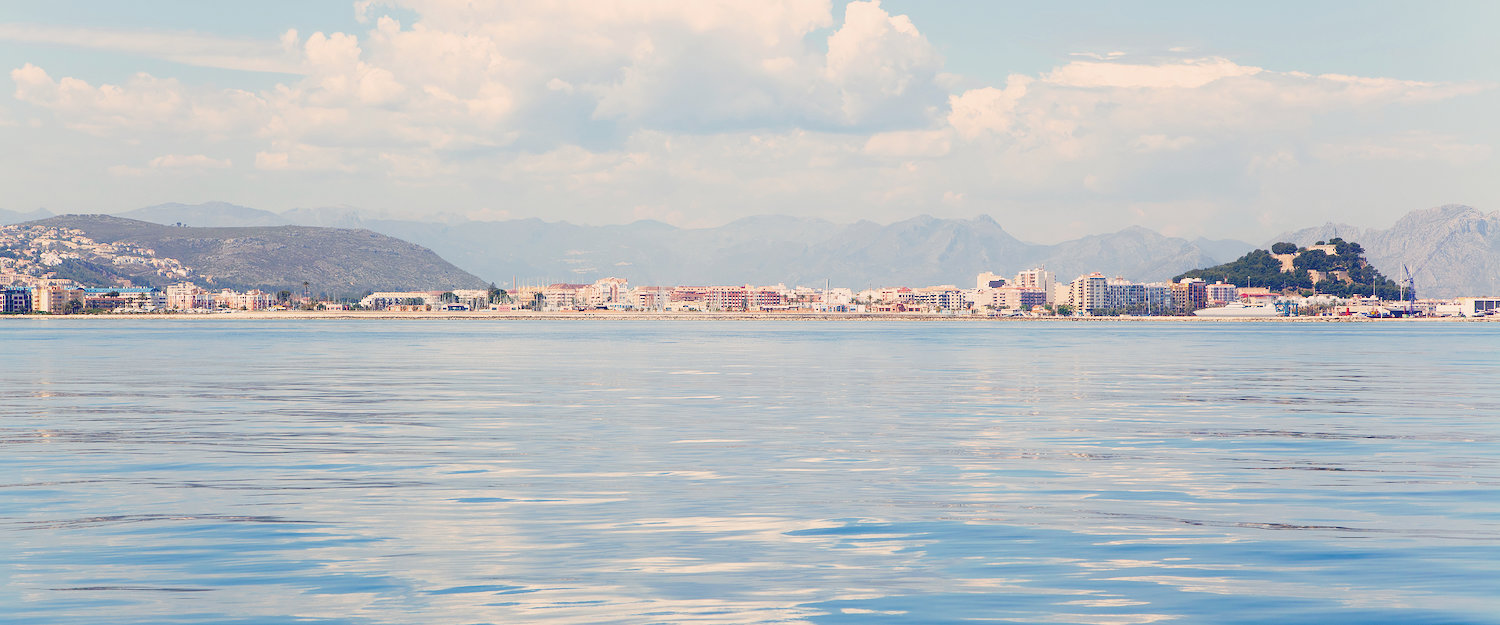 La vista de Dénia desde el mar
