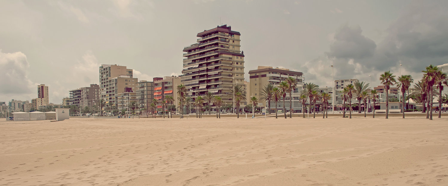 Vistas de los apartamentos desde la playa