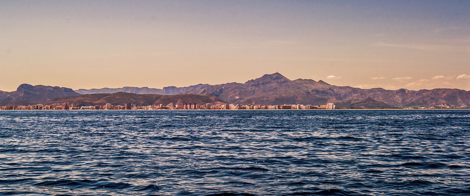 Panorámica de Figueras desde el mar
