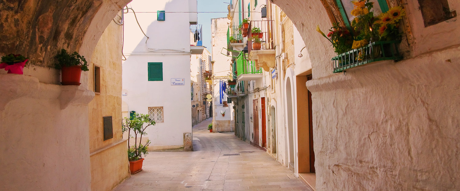 Vicoletti interni di Monopoli.
