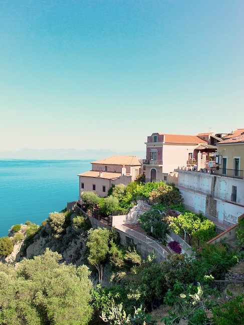 Fusione di colori tra mare e cielo.