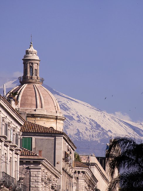 L'etna, protagonista indiscusso di ogni panorama catanese.