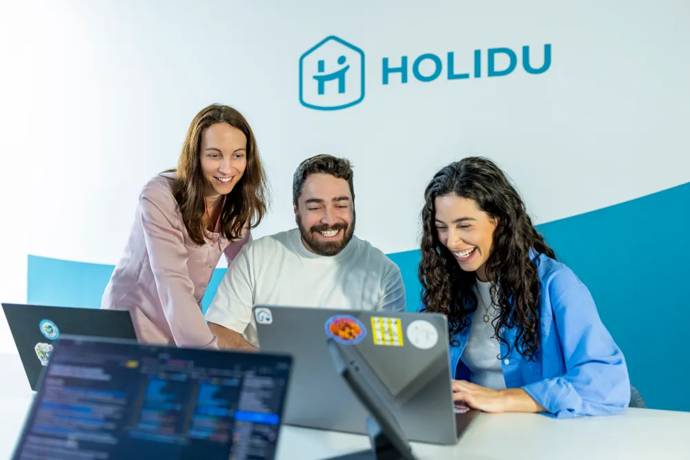 holidudes planning a project