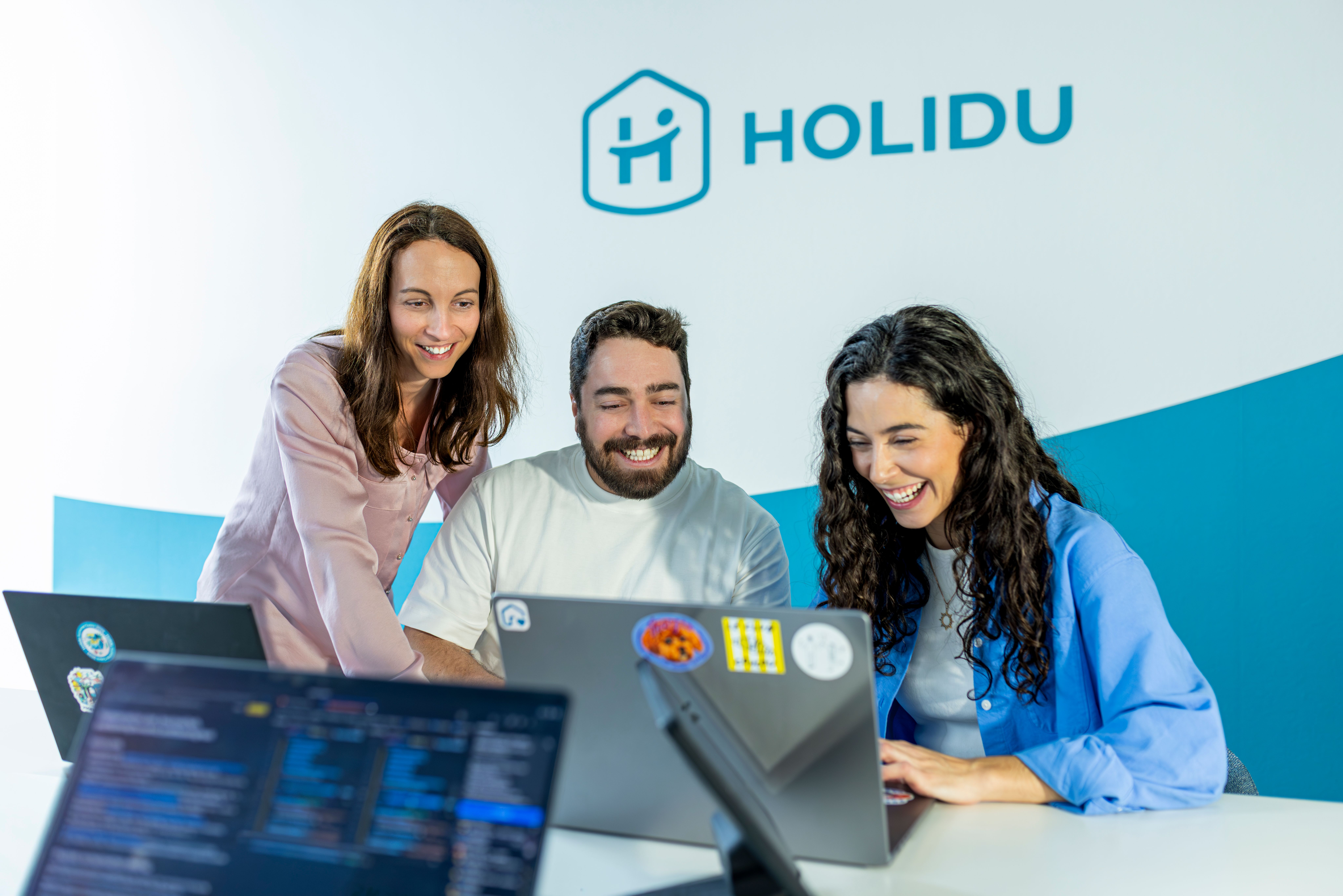 holidudes planning a project