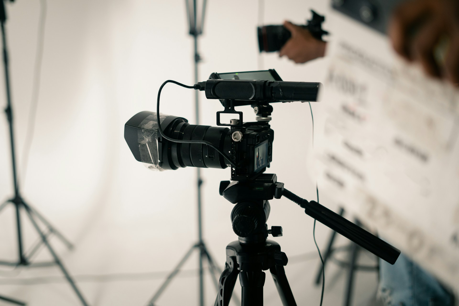 christian-agbede-8YxtWXTNvr8-unsplash