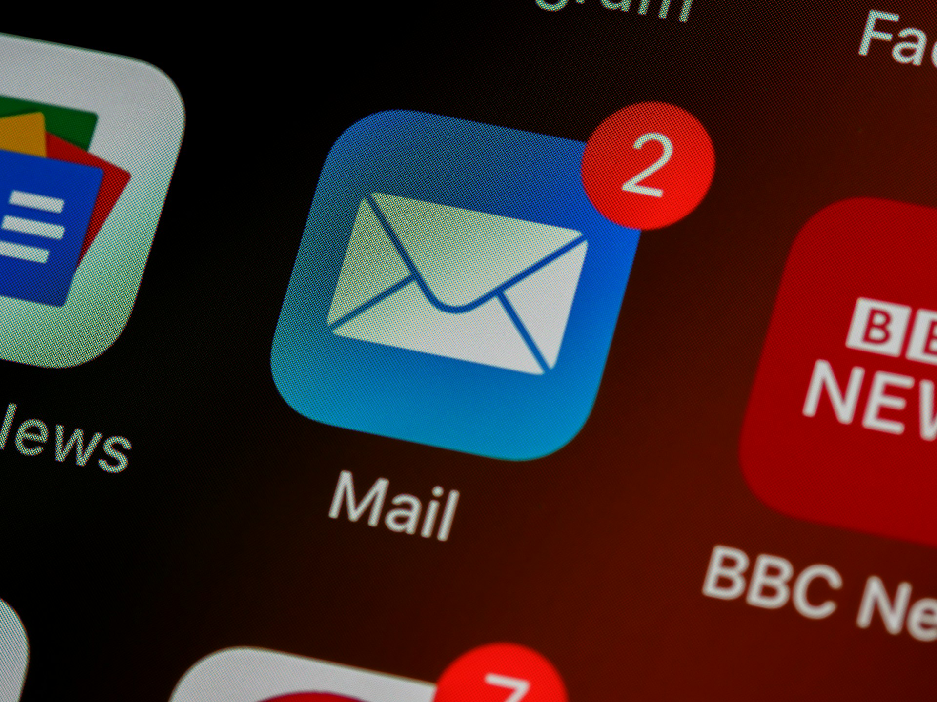 Mail app notification on a phone representing email marketing for holiday rental direct bookings
