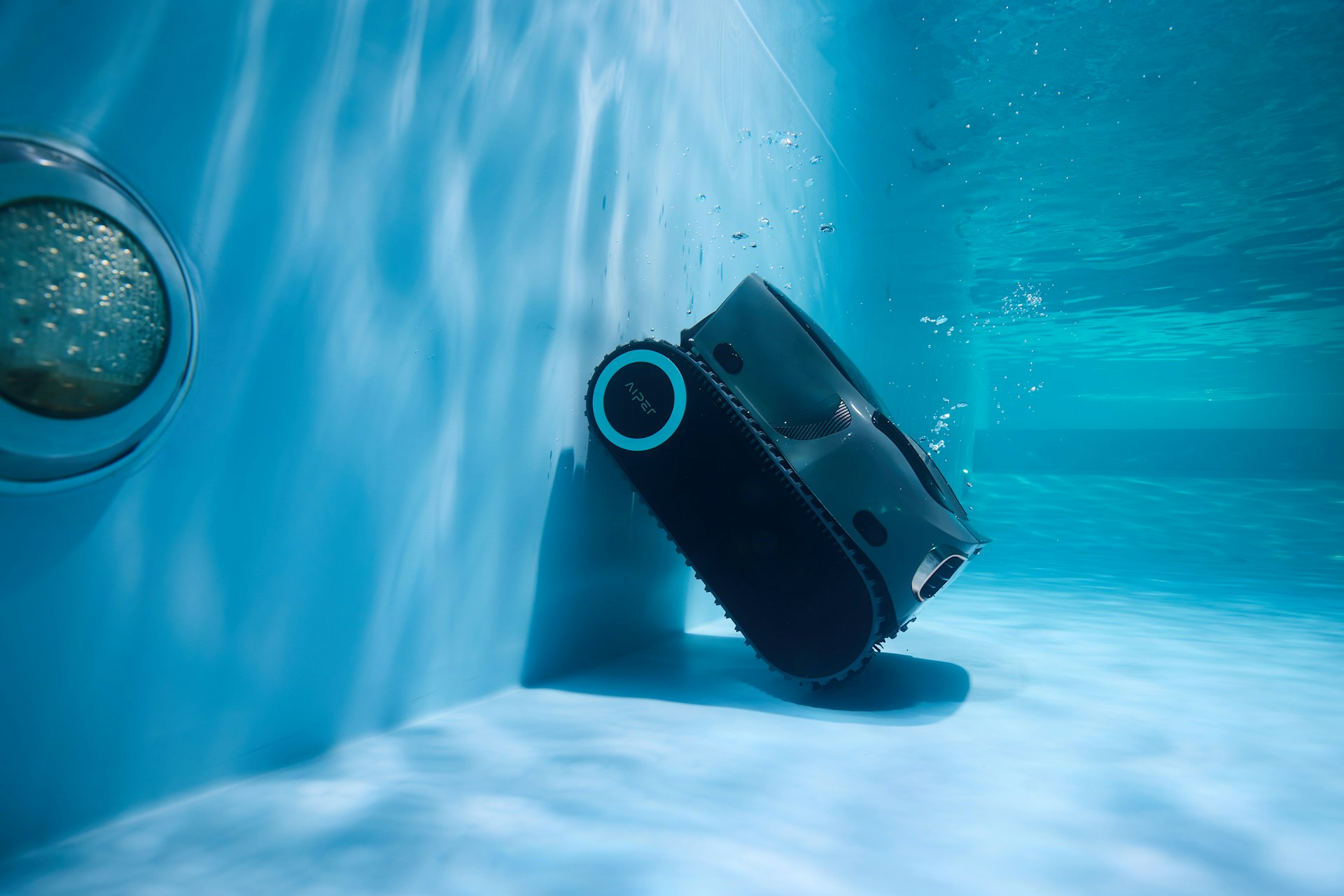 aiper-pool-cleaner-v5Ty3XxtBOQ-unsplash Pool Roboter im Wasser